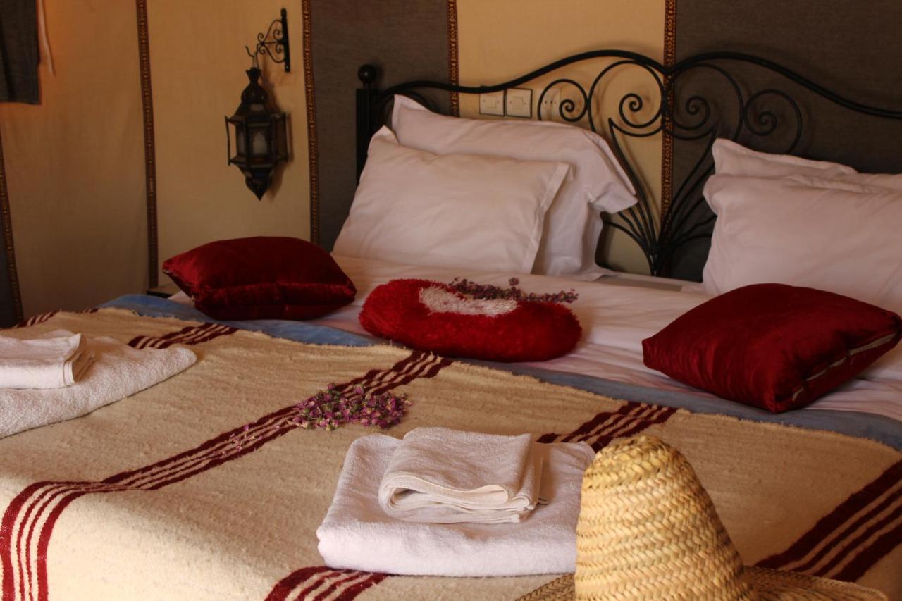 Asama Luxury Camp Hotel เมอร์ซูกา ภายนอก รูปภาพ