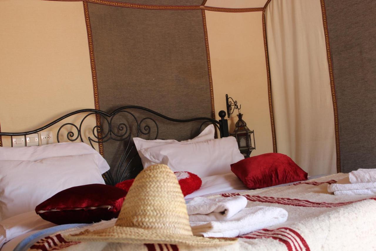 Asama Luxury Camp Hotel เมอร์ซูกา ภายนอก รูปภาพ